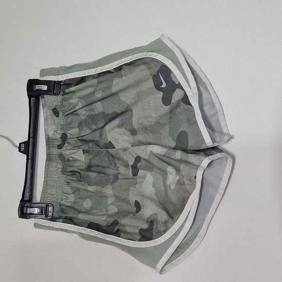 Nike Green Gray Athletic Running Shorts Lightweight Camouflage Size XS - Picture 1 of 10